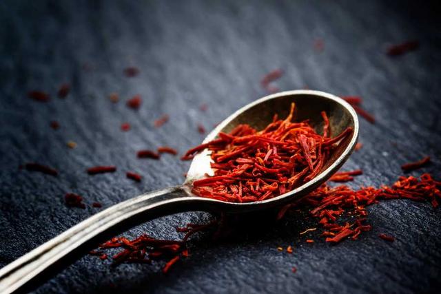 10. The Complex Taste of Saffron Revealed: A Harmonious Blend of Earthy and Honeyed Notes