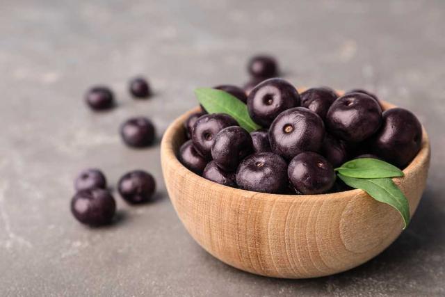 Acai Berry Flavor Revealed: Discovering its Earthy and Bitter Notes