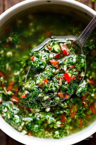 The Perfect Balance: Describing the Flavors of Chimichurri Sauce
