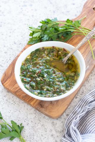 A Symphony of Flavors: Understanding the Taste of Chimichurri Sauce